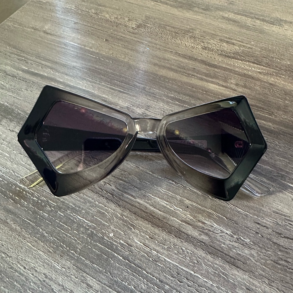 Black Geometric Frame Women's Sunglasses